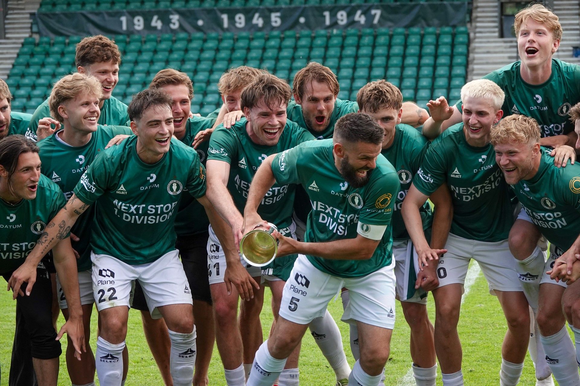 Spot that logo front and center on the kit!